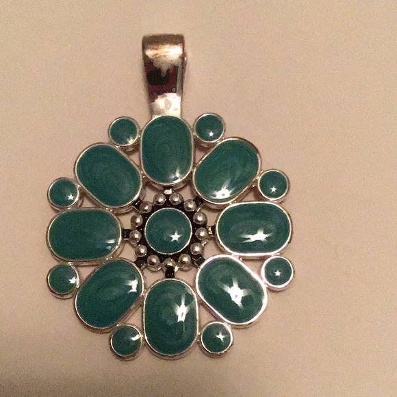 Premier Designs Enhancer - Picture 2 of 8